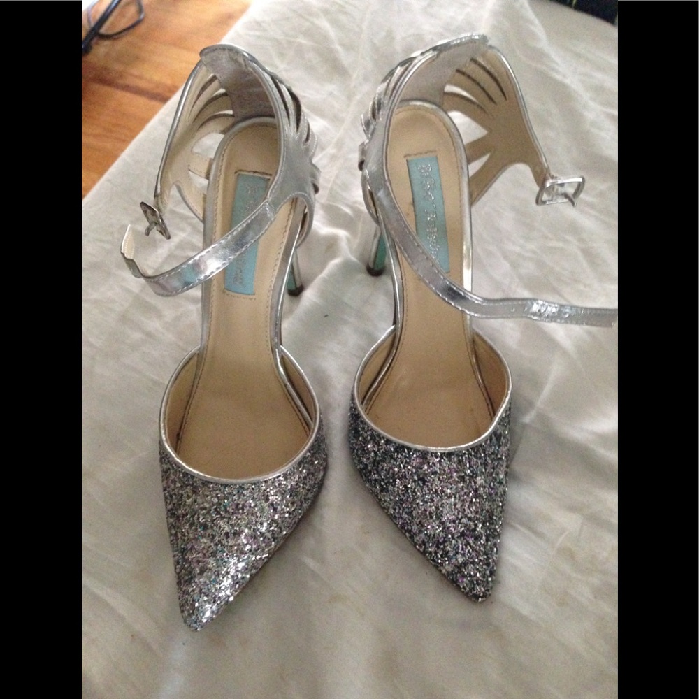 Glitter silver heels